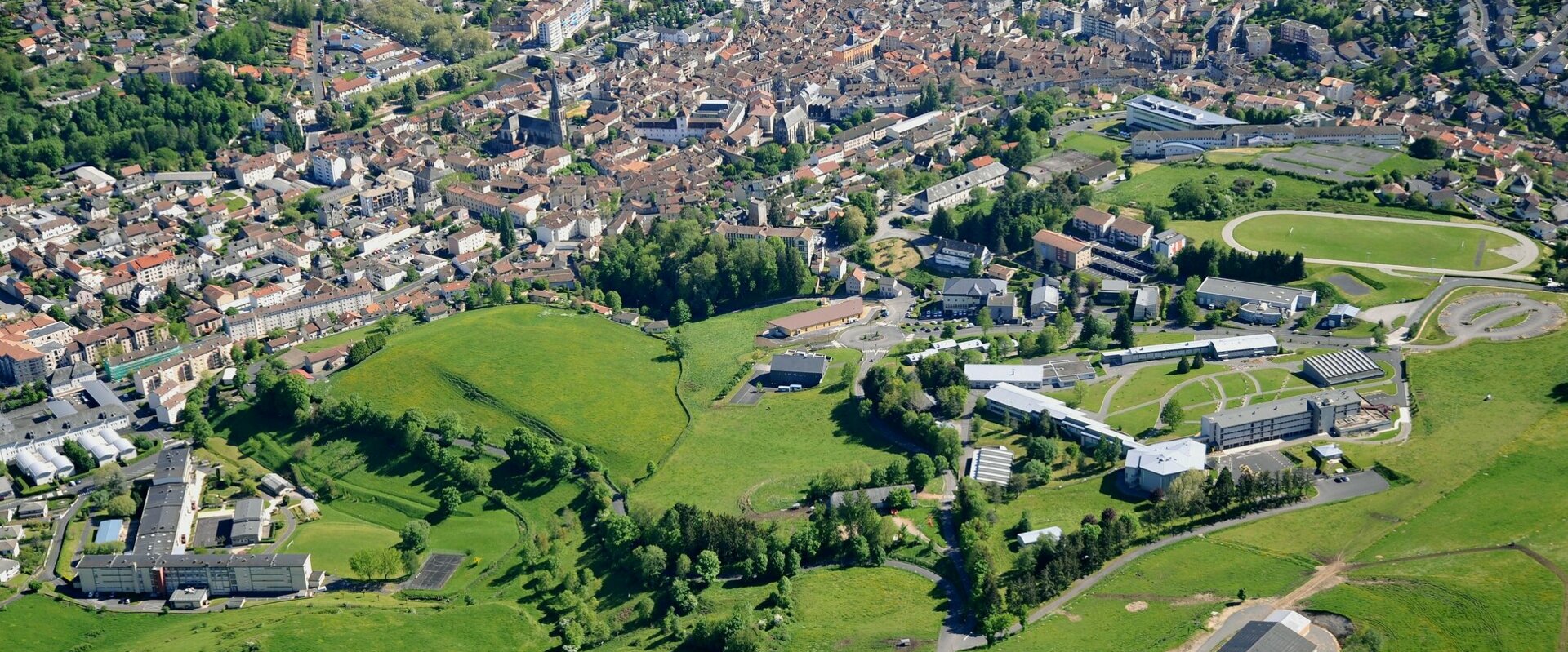 Membres du bureau de l'Amicale des anciens élèves de l'Ecole Nationale des industries du lait et des viandes d'Aurillac   